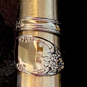 Carolann2393Vintage Handmade High Gloss Stainless Steel Spoon Rings.I can resize